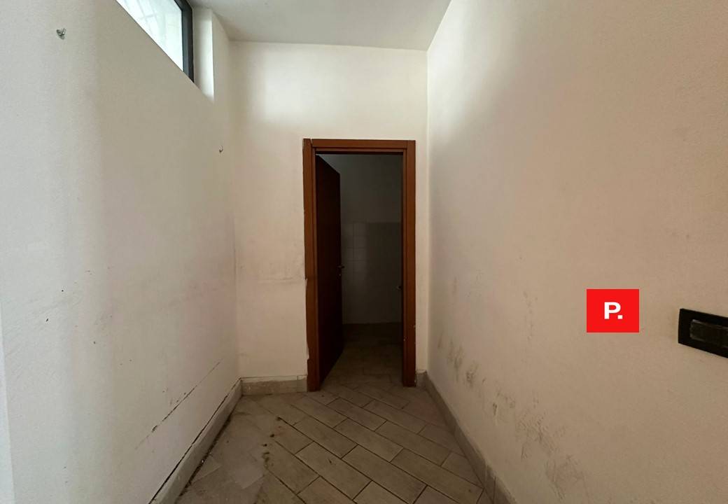locale commerciale in affitto a Santa Maria Capua Vetere