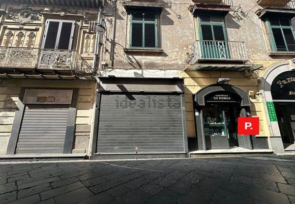 locale commerciale in affitto a Santa Maria Capua Vetere
