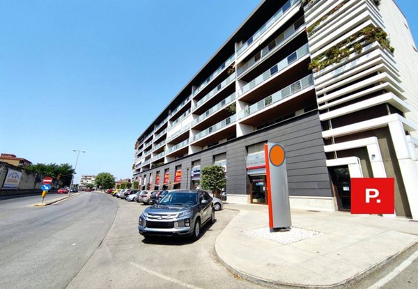 locale commerciale in affitto a Santa Maria Capua Vetere