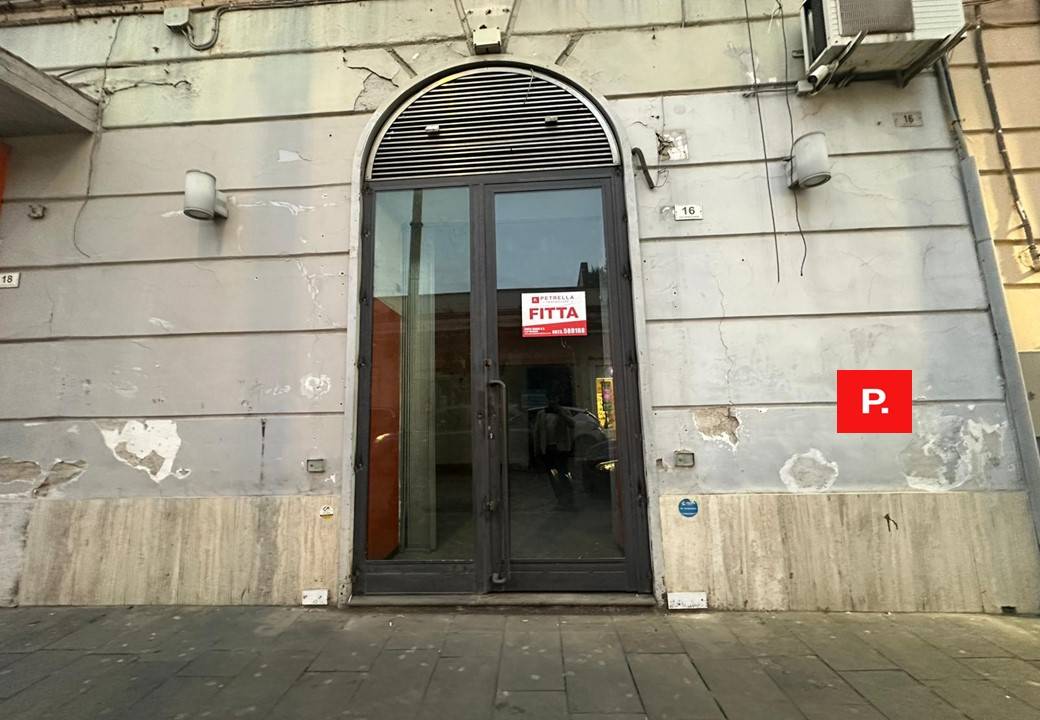 locale commerciale in affitto a Santa Maria Capua Vetere