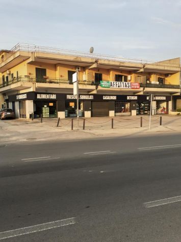 locale commerciale in affitto a Santa Maria Capua Vetere