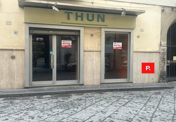 locale commerciale in affitto a Santa Maria Capua Vetere