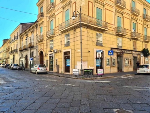negozio in affitto a Santa Maria Capua Vetere