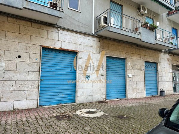 locale commerciale in affitto a Santa Maria Capua Vetere