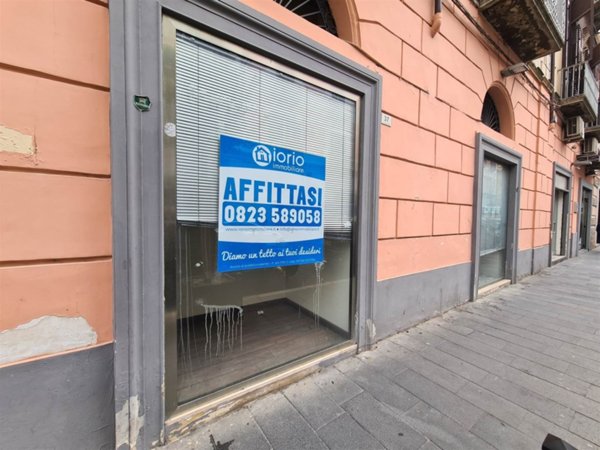 locale commerciale in affitto a Santa Maria Capua Vetere