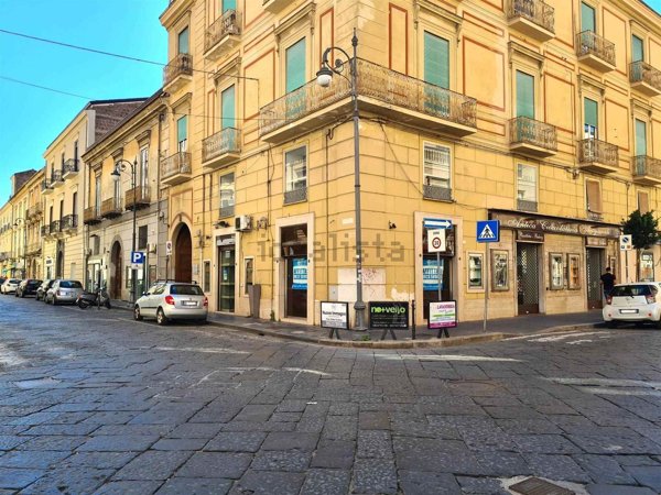 locale commerciale in affitto a Santa Maria Capua Vetere