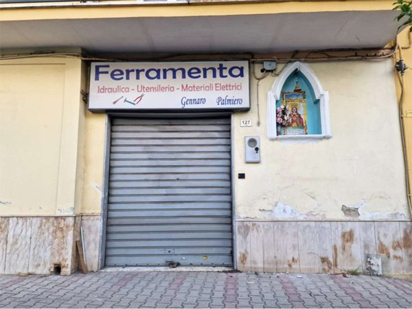 locale commerciale in affitto a Santa Maria Capua Vetere