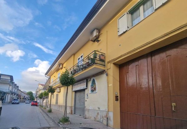 locale commerciale in affitto a Santa Maria Capua Vetere