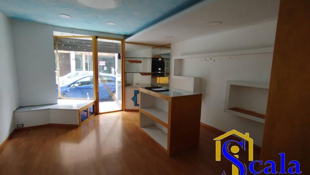 locale commerciale in affitto a Santa Maria Capua Vetere