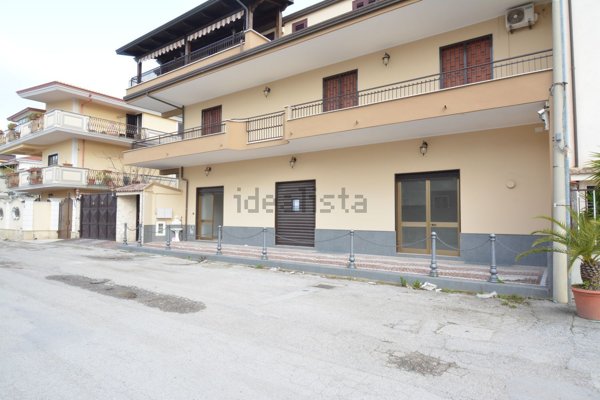 locale commerciale in affitto a Santa Maria Capua Vetere