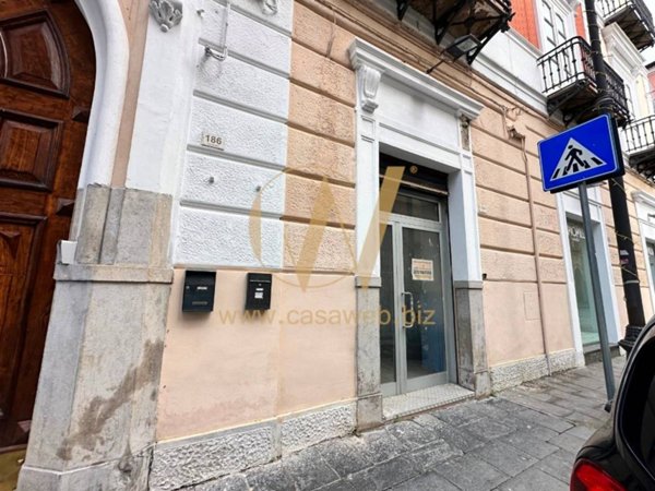 negozio in affitto a Santa Maria Capua Vetere