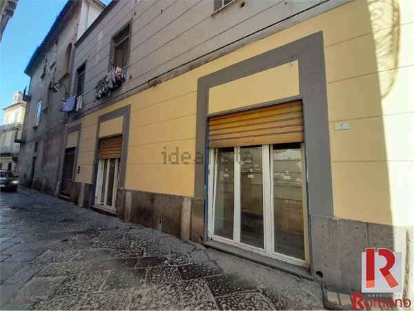 locale commerciale in affitto a Santa Maria Capua Vetere