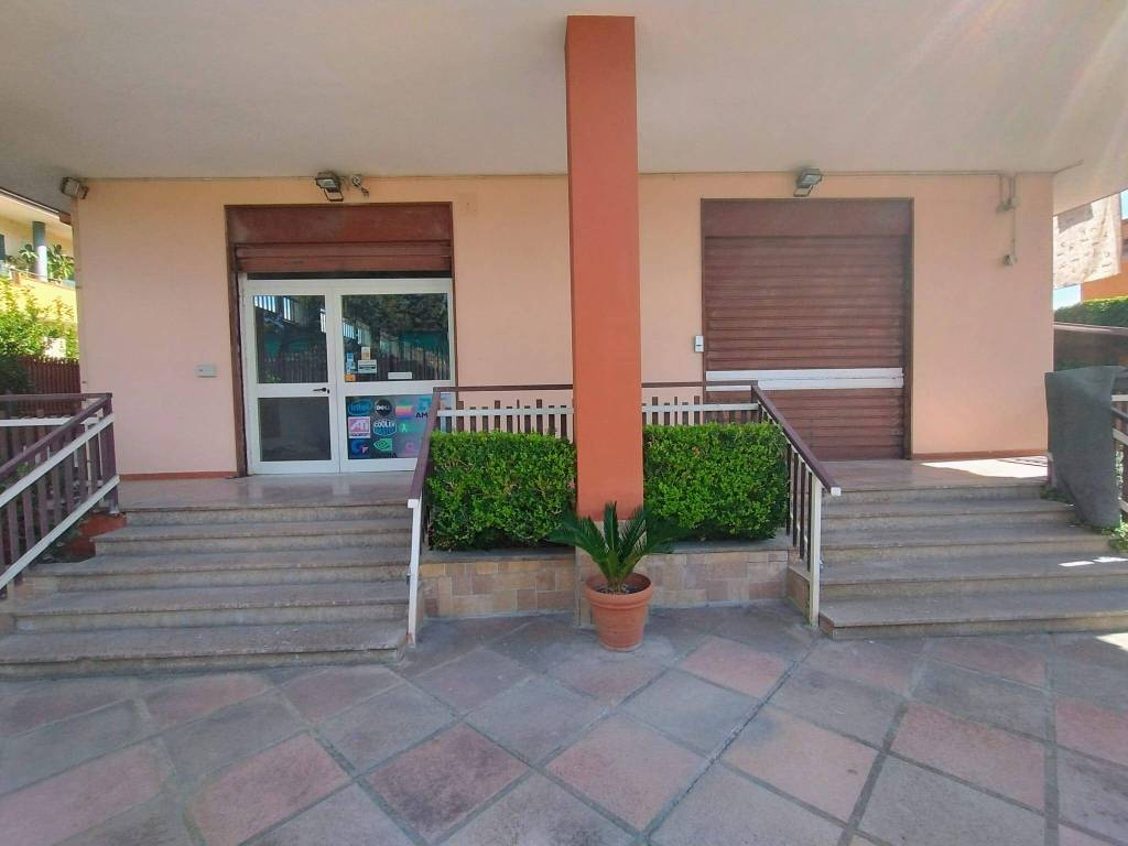 locale commerciale in affitto a Santa Maria Capua Vetere