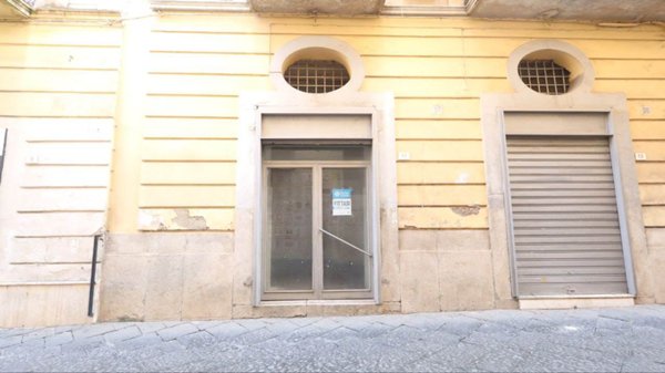 negozio in affitto a Santa Maria Capua Vetere