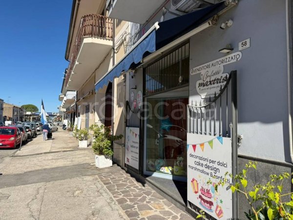 negozio in affitto a Santa Maria Capua Vetere