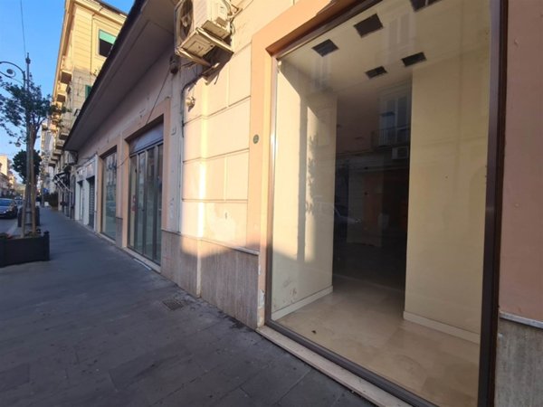 negozio in affitto a Santa Maria Capua Vetere