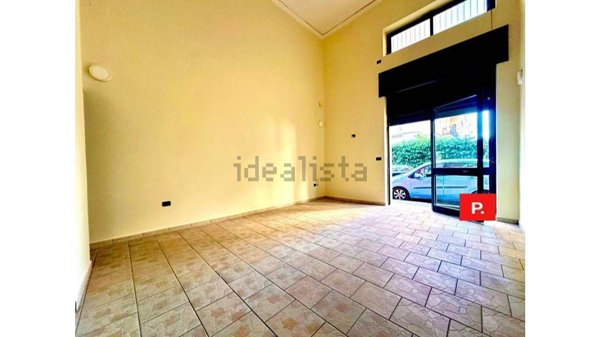 locale commerciale in affitto a Santa Maria Capua Vetere