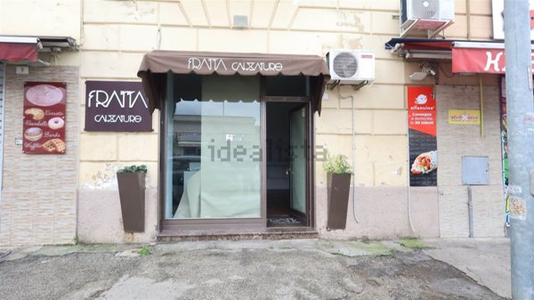 locale commerciale in affitto a Santa Maria Capua Vetere