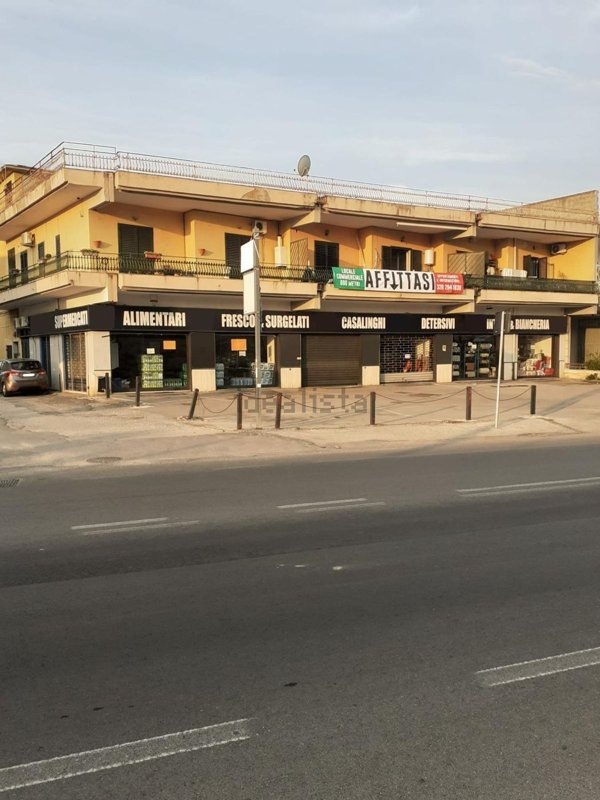 negozio in affitto a Santa Maria Capua Vetere