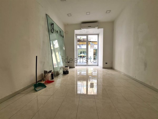locale commerciale in affitto a Santa Maria Capua Vetere