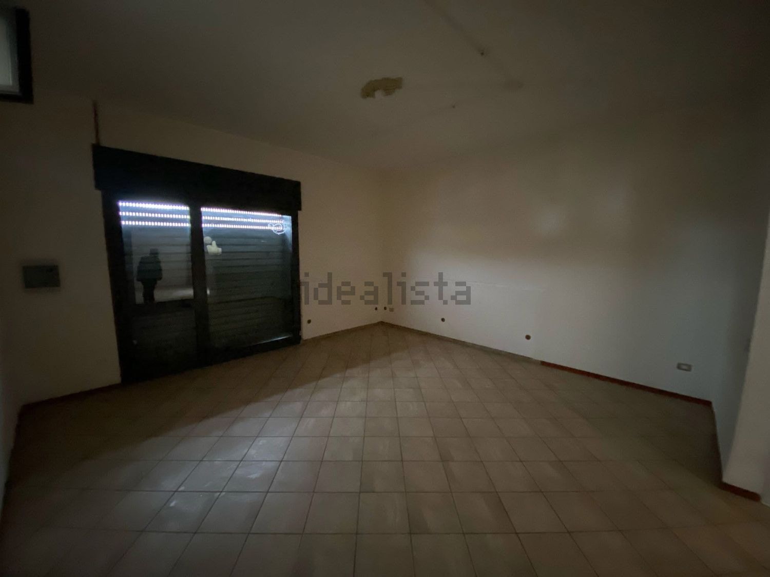 locale commerciale in affitto a Santa Maria Capua Vetere