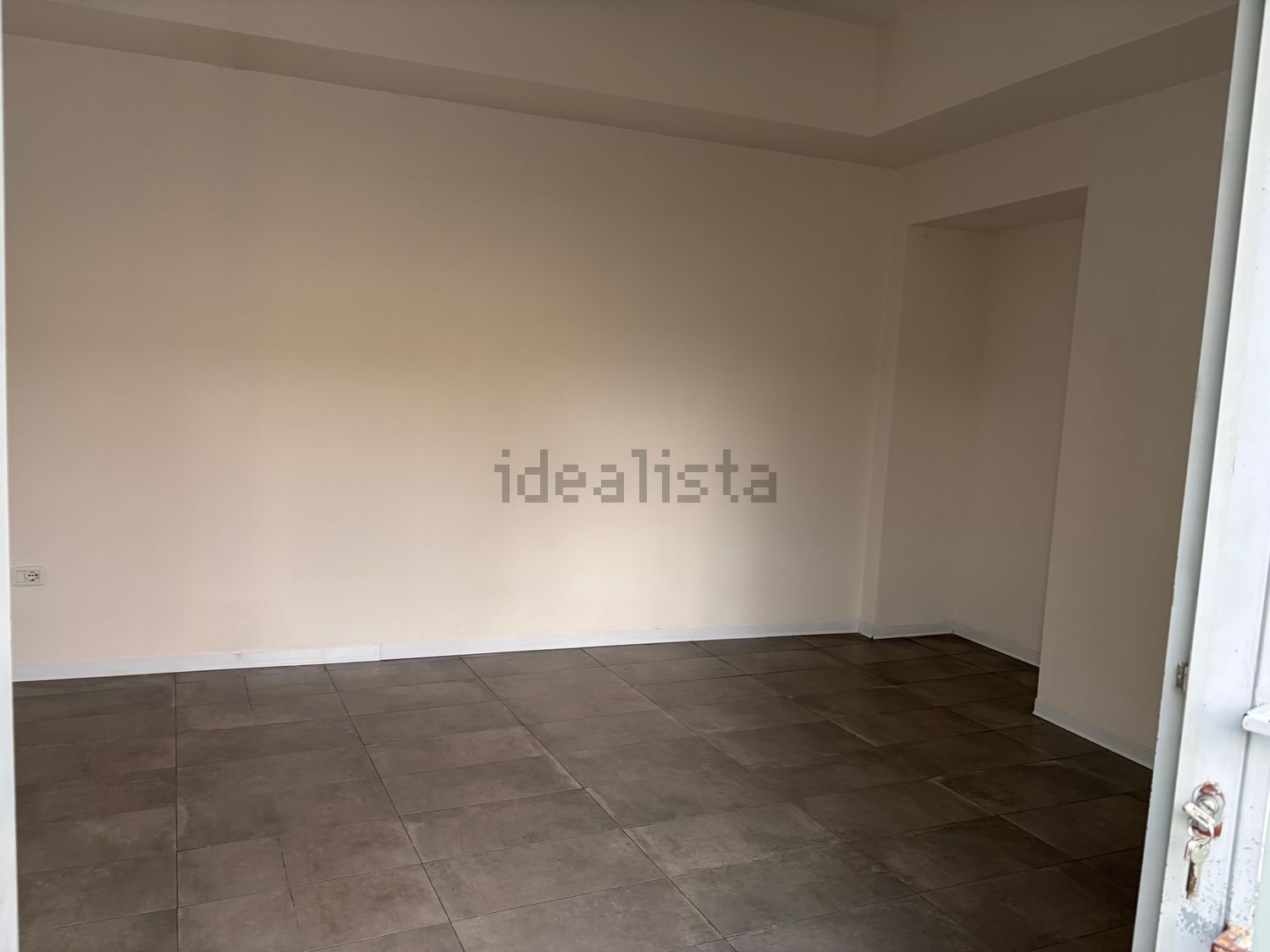 locale commerciale in affitto a Santa Maria Capua Vetere