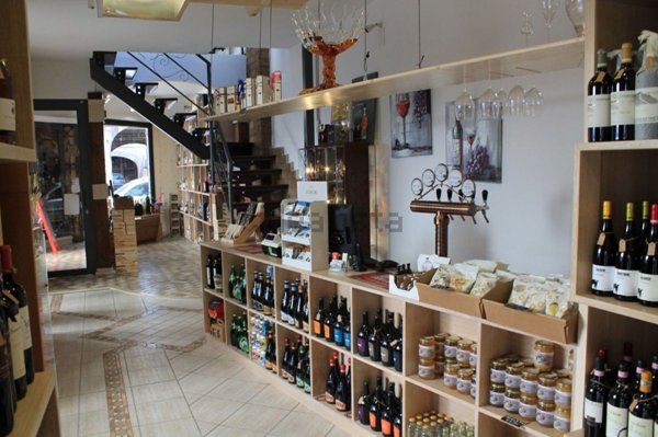 locale commerciale in affitto a Santa Maria Capua Vetere