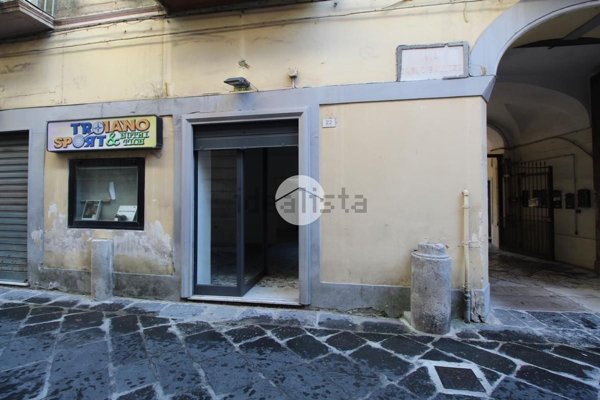 locale commerciale in affitto a Santa Maria Capua Vetere