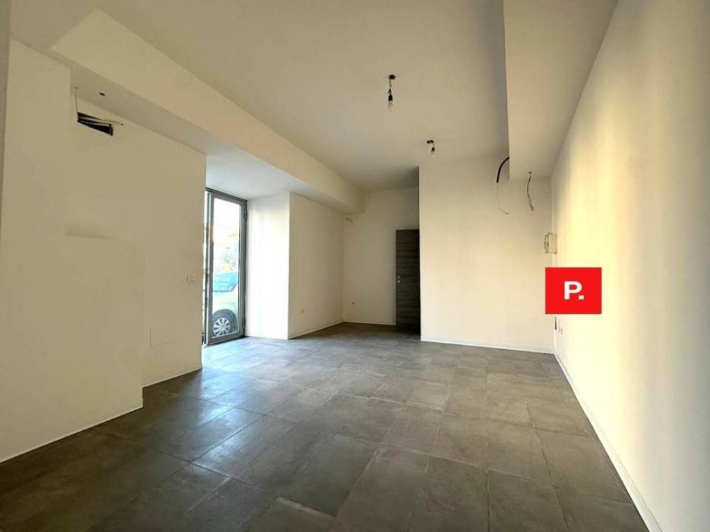 negozio in affitto a Santa Maria Capua Vetere