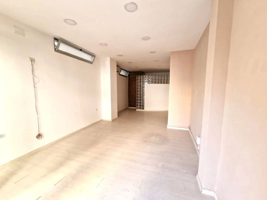 negozio in affitto a Santa Maria Capua Vetere