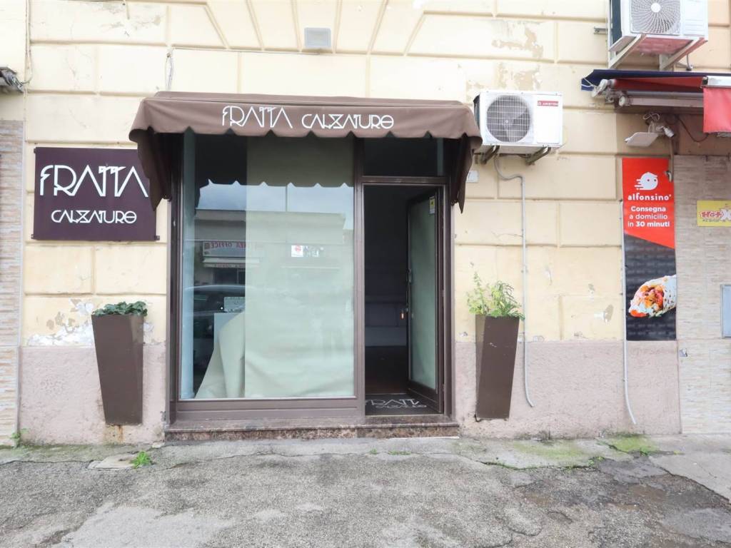 negozio in affitto a Santa Maria Capua Vetere
