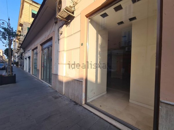 locale commerciale in affitto a Santa Maria Capua Vetere