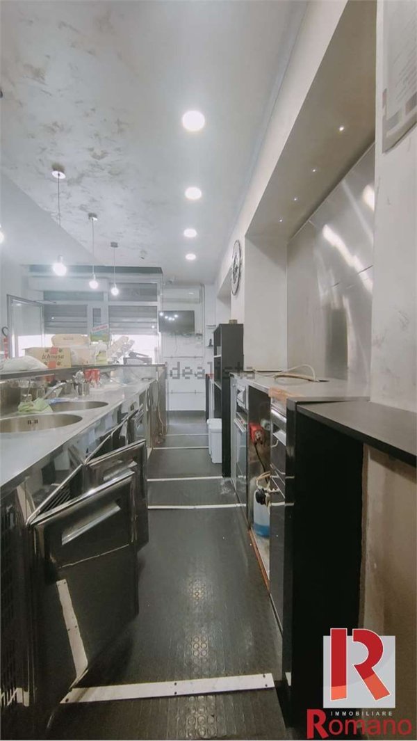 locale commerciale in affitto a Santa Maria Capua Vetere