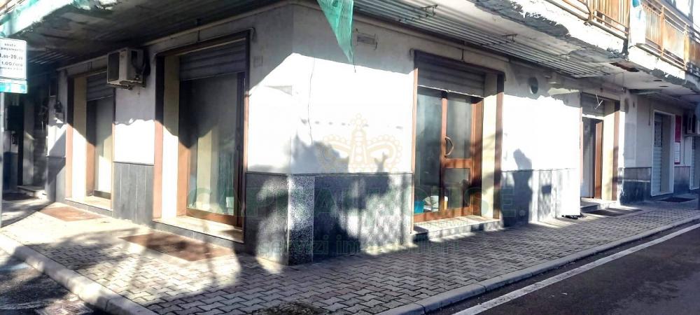 locale commerciale in affitto a Santa Maria Capua Vetere