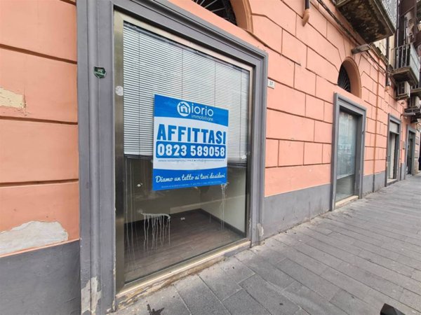 negozio in affitto a Santa Maria Capua Vetere