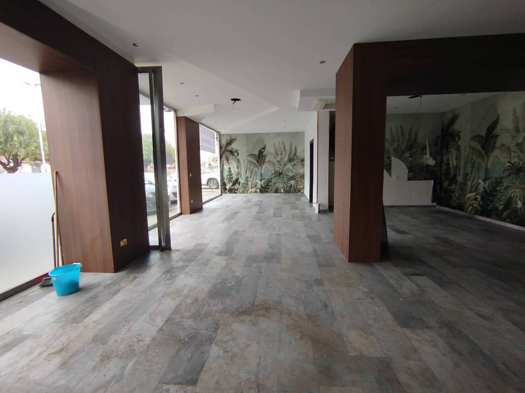 negozio in affitto a Santa Maria Capua Vetere