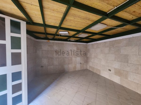 locale commerciale in affitto a Santa Maria Capua Vetere