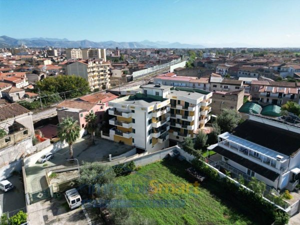 locale commerciale in affitto a Santa Maria Capua Vetere