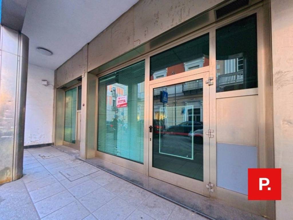 negozio in affitto a Santa Maria Capua Vetere