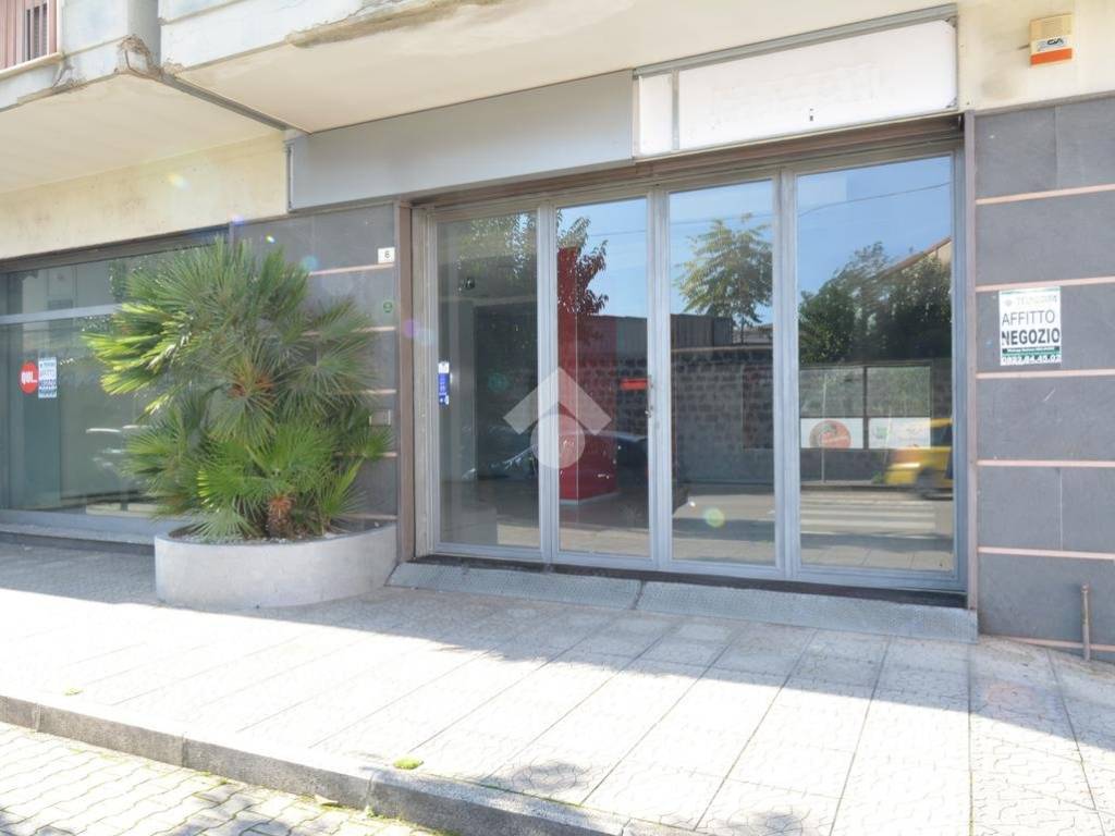 negozio in affitto a Santa Maria Capua Vetere