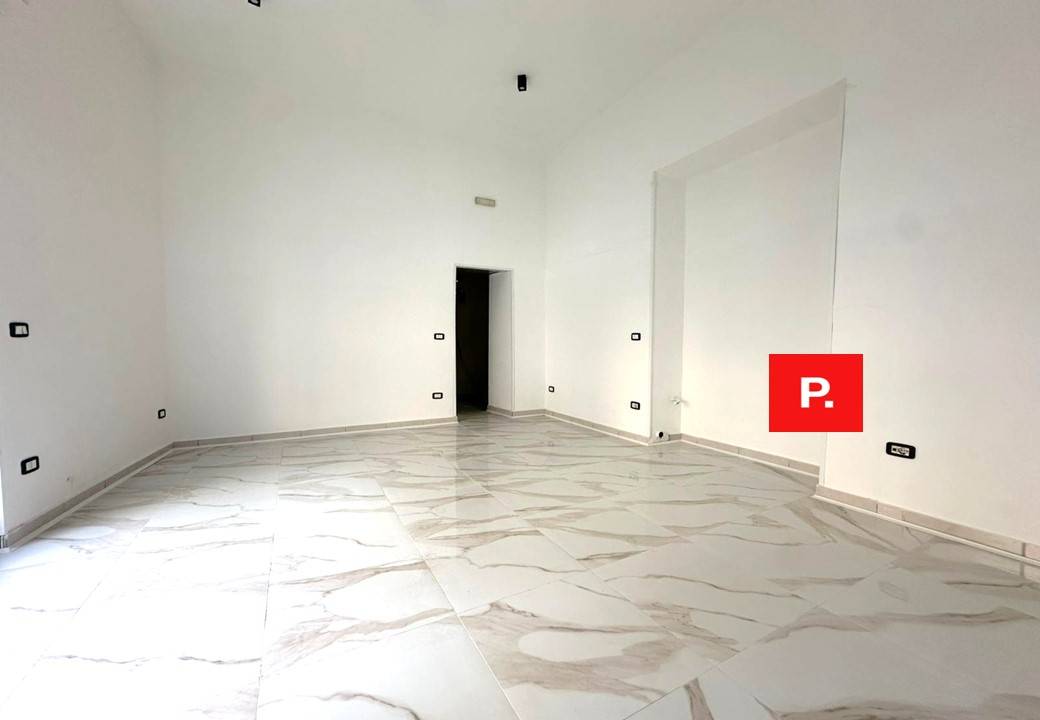 locale commerciale in affitto a Santa Maria Capua Vetere