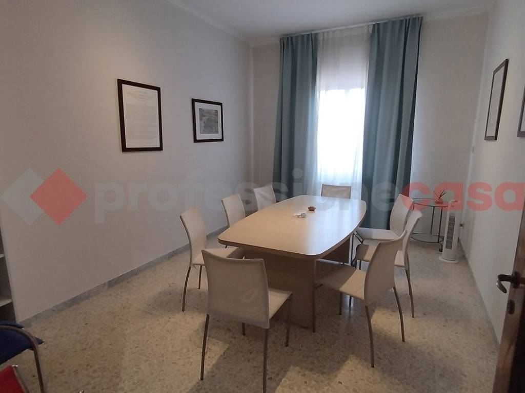 ufficio in affitto a Santa Maria Capua Vetere