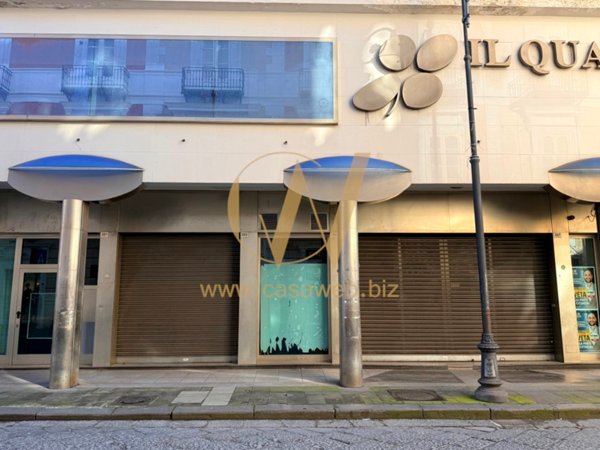 negozio in affitto a Santa Maria Capua Vetere