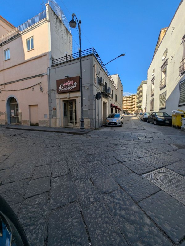 locale commerciale in affitto a Santa Maria Capua Vetere