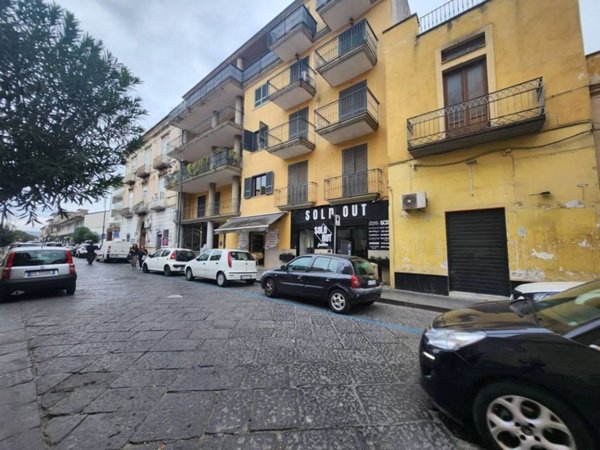negozio in affitto a Santa Maria Capua Vetere