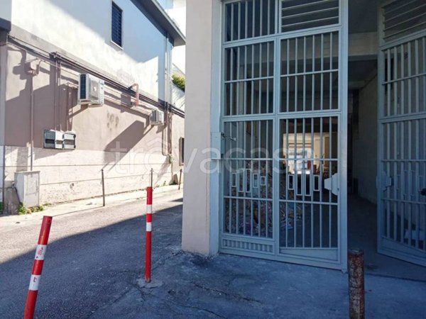 negozio in affitto a Santa Maria Capua Vetere