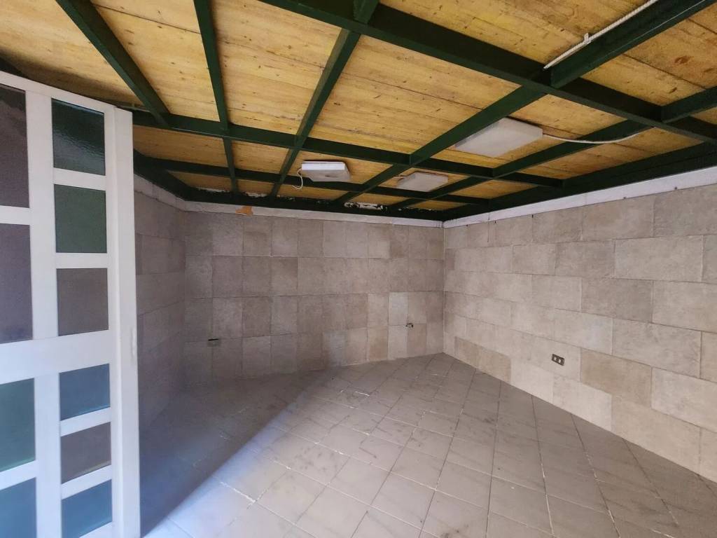 negozio in affitto a Santa Maria Capua Vetere