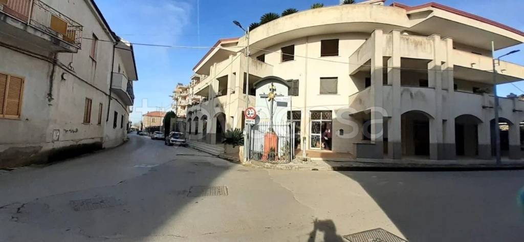 negozio in affitto a Santa Maria Capua Vetere