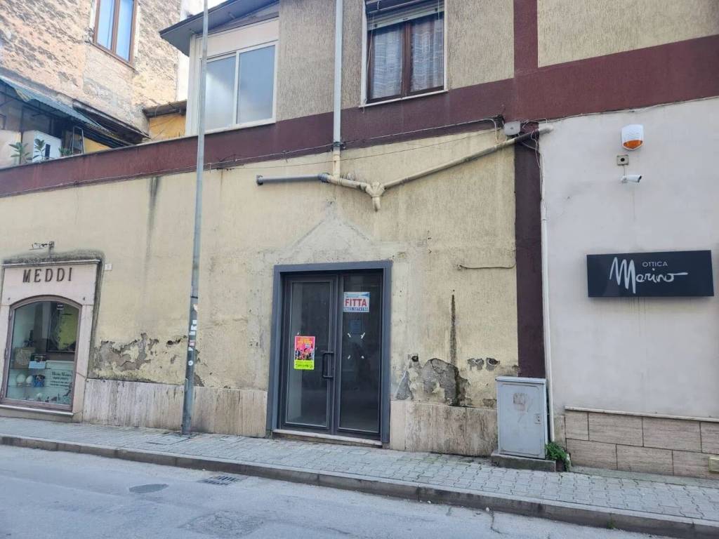 negozio in affitto a Santa Maria Capua Vetere