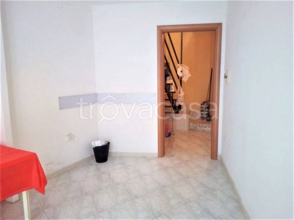 negozio in affitto a Santa Maria Capua Vetere